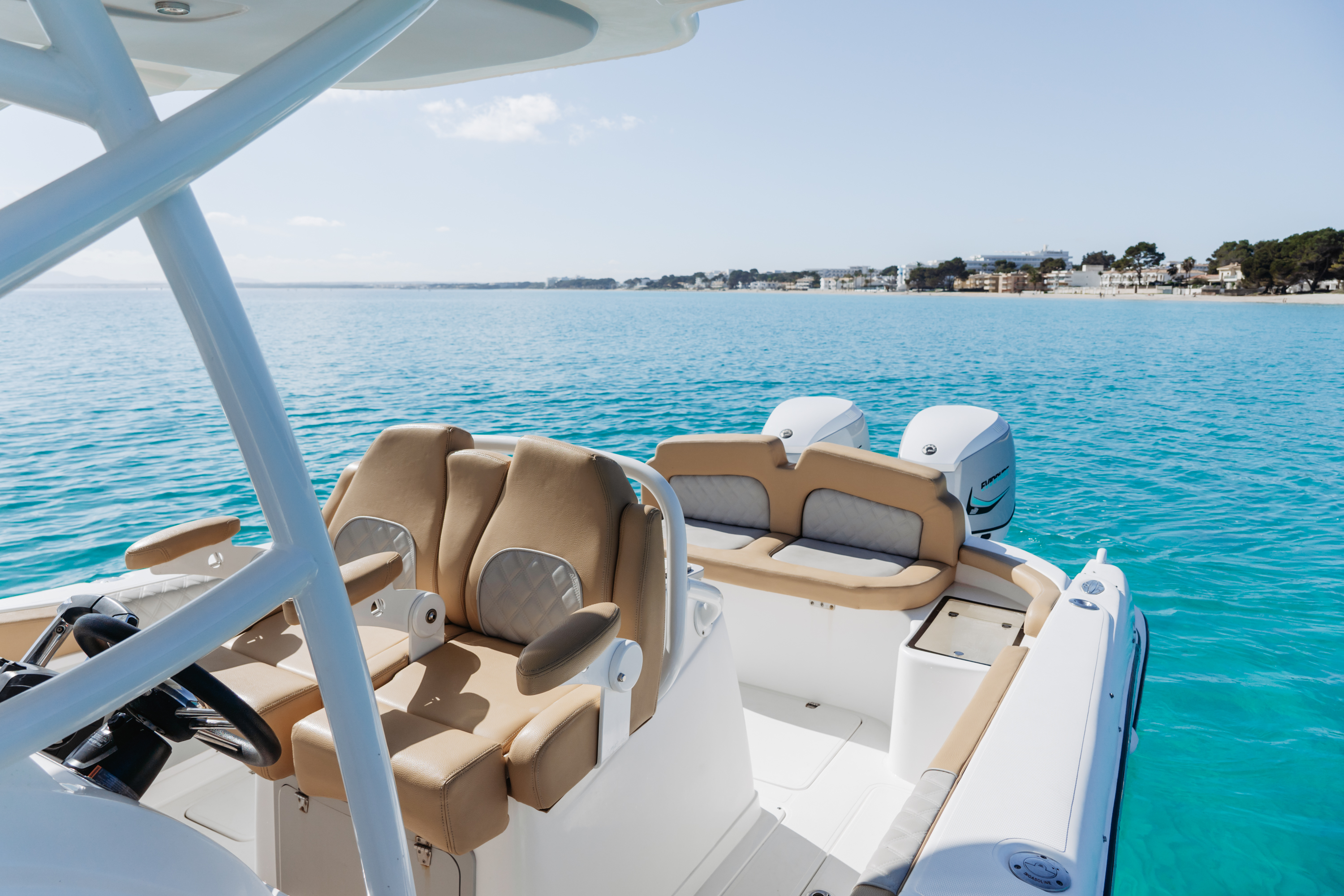 Pronautica 880 con patrón — Vip Parc Natural Llevant (6h)