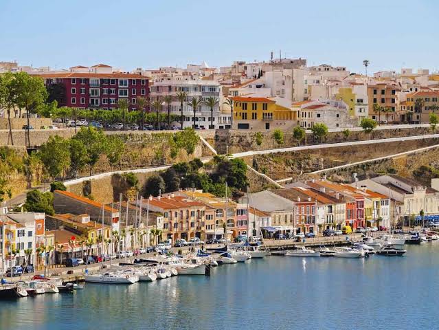 Vuelta Isla Menorca + Ruta guiada con traslado